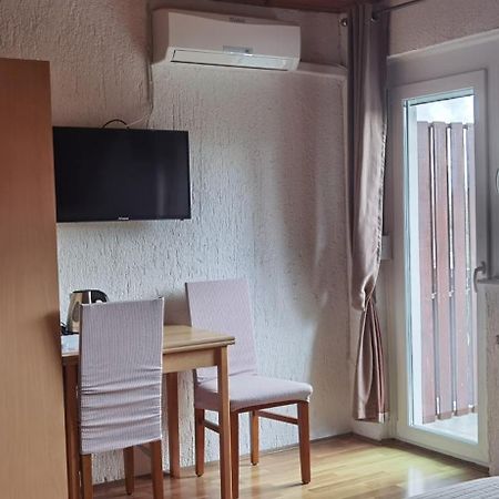 מלון סליסטה דרזניקו House Viktoria מראה חיצוני תמונה