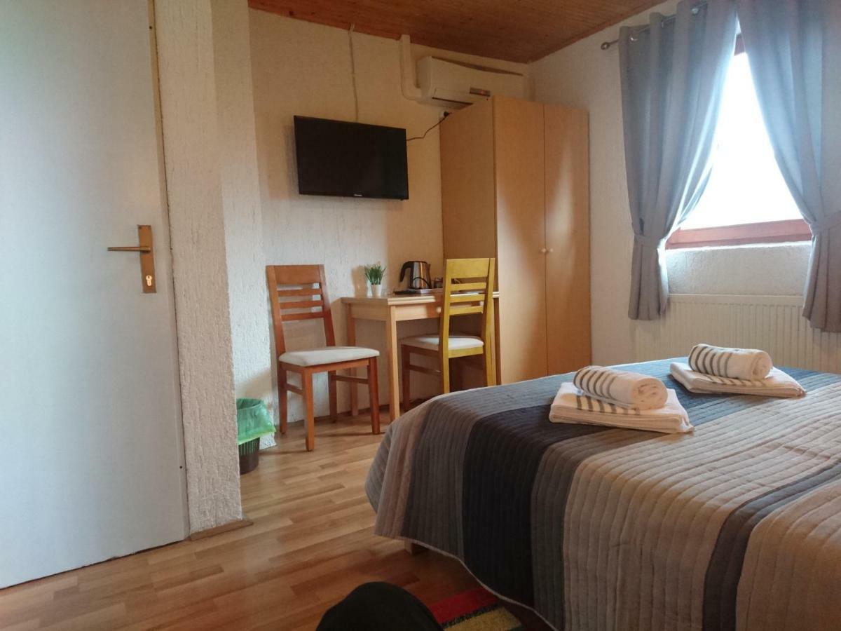 מלון סליסטה דרזניקו House Viktoria מראה חיצוני תמונה