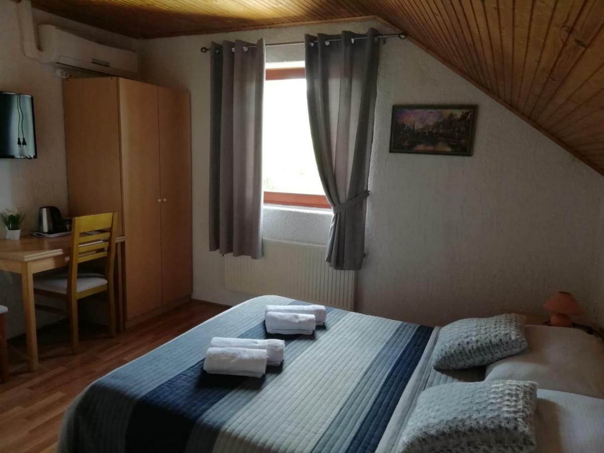 מלון סליסטה דרזניקו House Viktoria מראה חיצוני תמונה